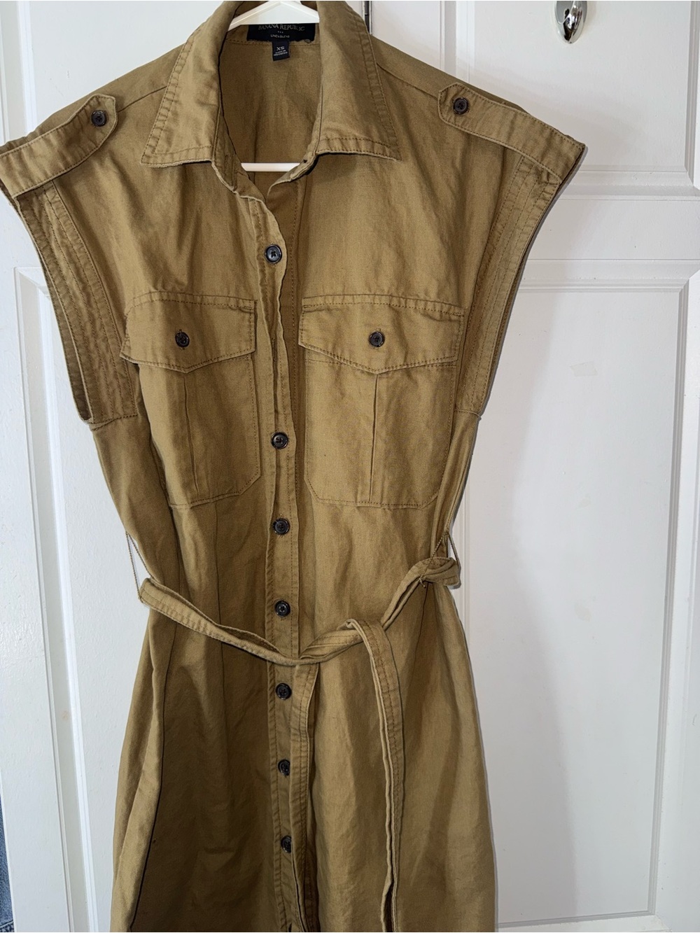 timeless banana republic linen blend dress  
• elevated neutral staple